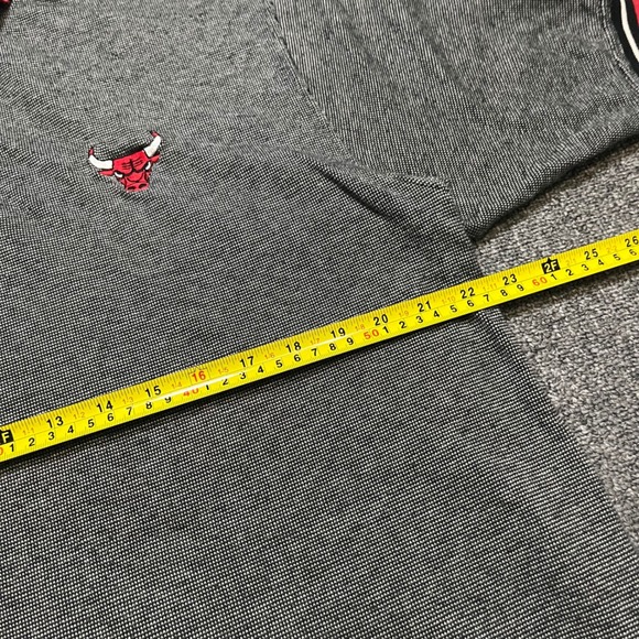 Starter Chicago Bulls NBA Polo Shirt XL Gray Red‎ Black Striped Collar Sleeves - Picture 4 of 9